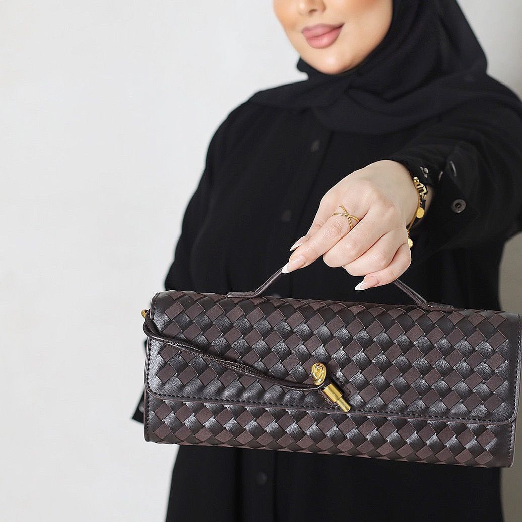 لاڤينا للعبايات الكويتية